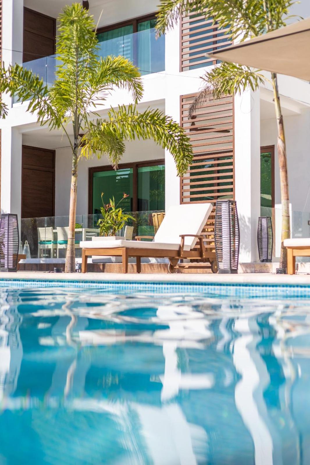 Acqua Di Mare Resort Уест Бей Екстериор снимка