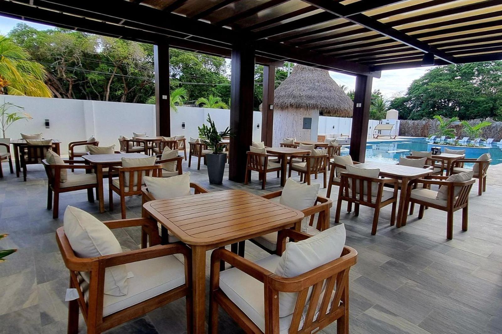 Acqua Di Mare Resort Уест Бей Екстериор снимка